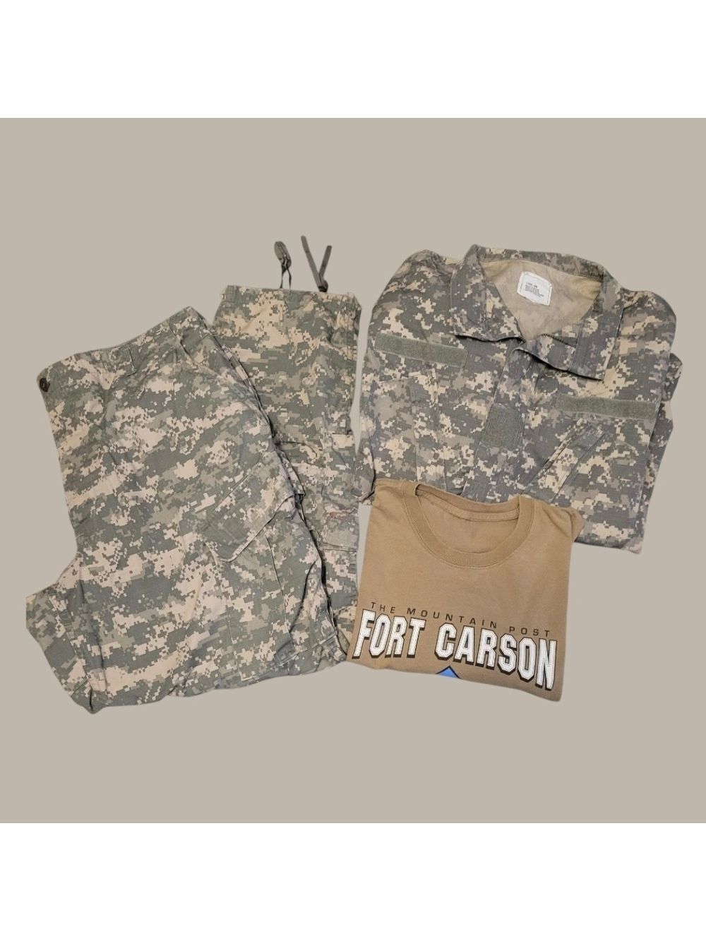 2pc Authentic US Military Issue ACU Digital Camo PANTS and Fort Carson Tee XL